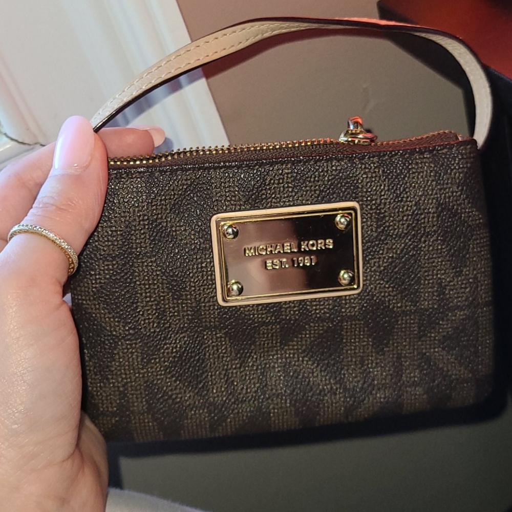 Mk wristlet